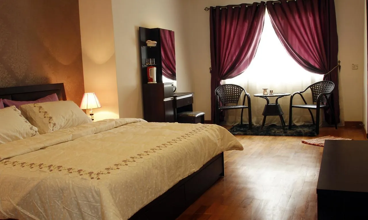 Gurney Luxe Inn George Town